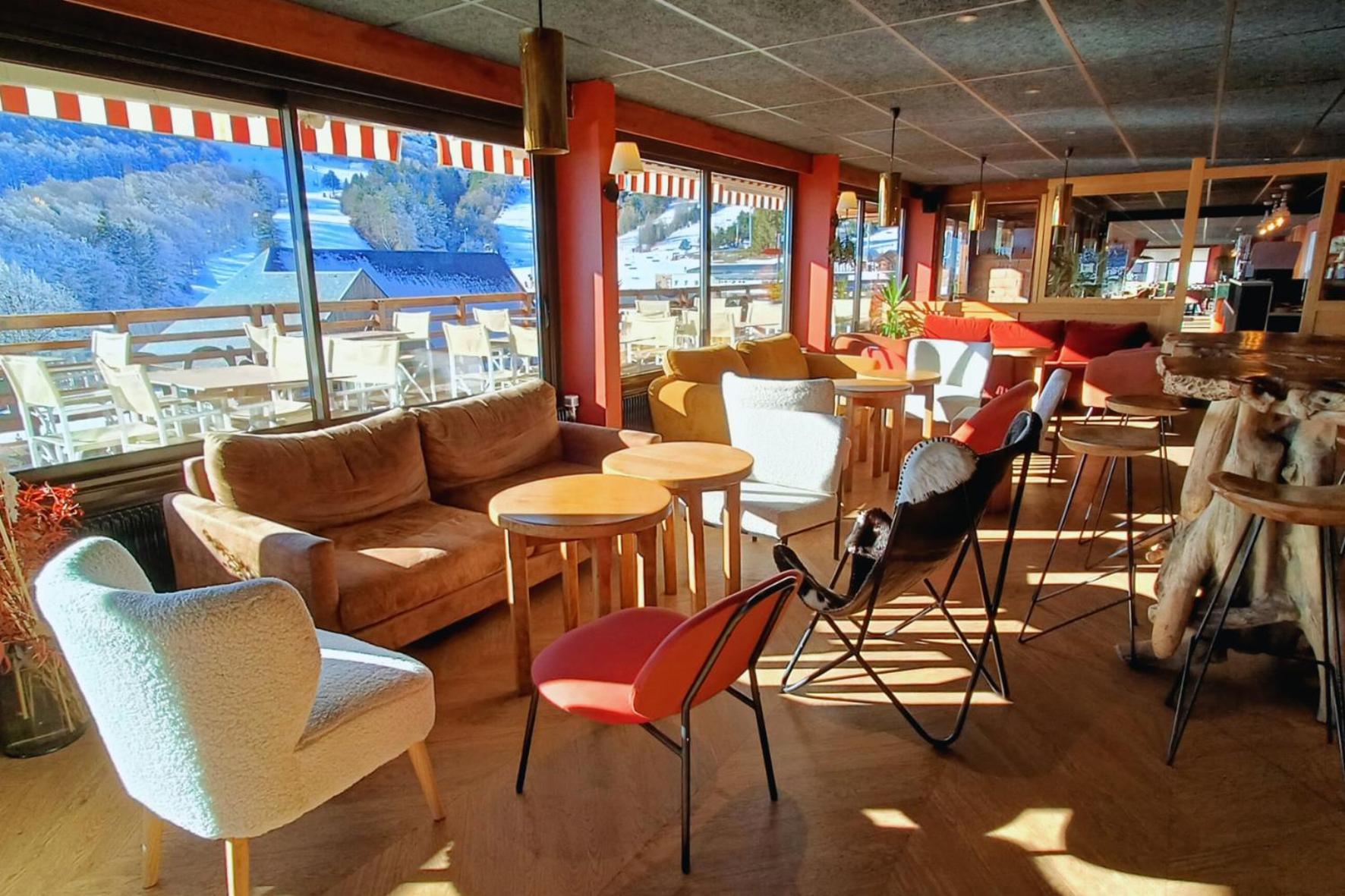Perdrix Hotel Super Besse